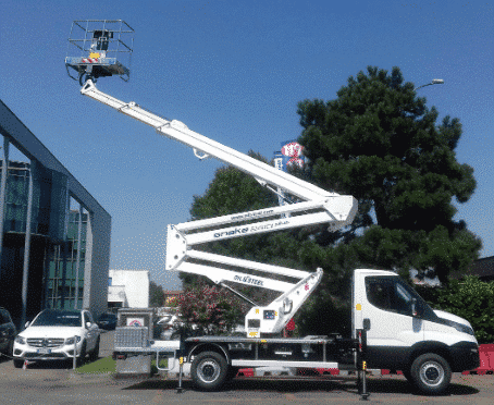 Camion nacelle Oil&Steel Snake 2413 Plus