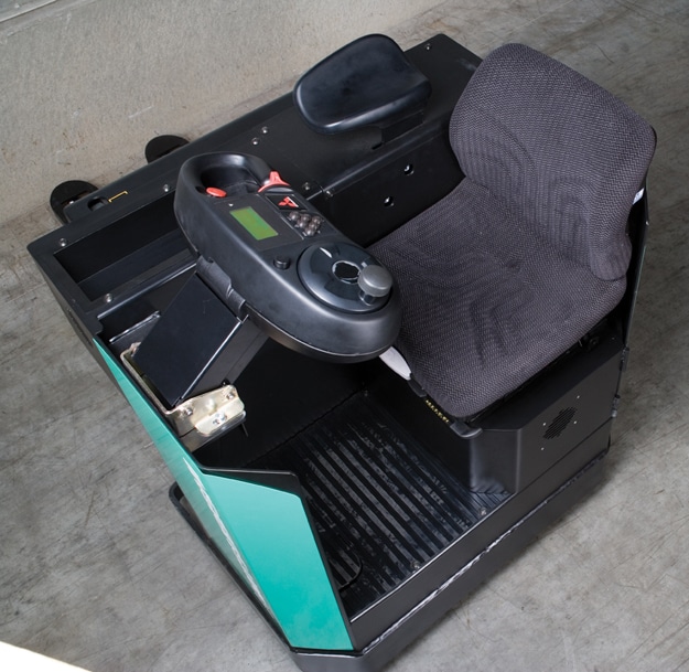 Transpalette électrique à conducteur porté assis Mitsubishi PBS20-30N2 PREMIA EX – Image 2