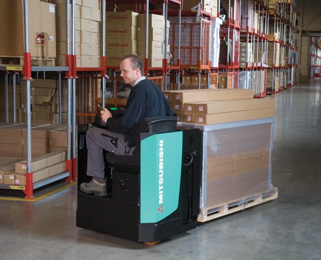 Transpalette électrique à conducteur porté assis Mitsubishi PBS20-30N2 PREMIA EX – Image 4