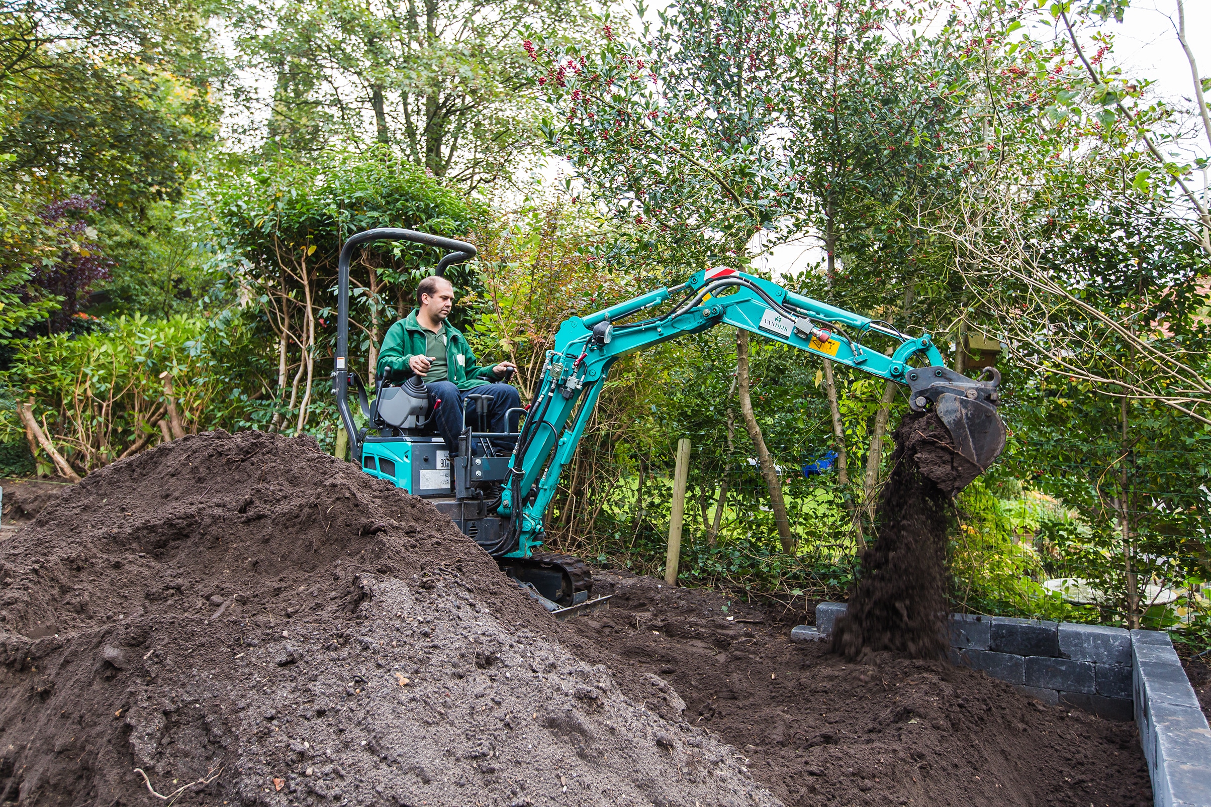 Mini-pelle Kobelco SK10SR-2E – Image 2