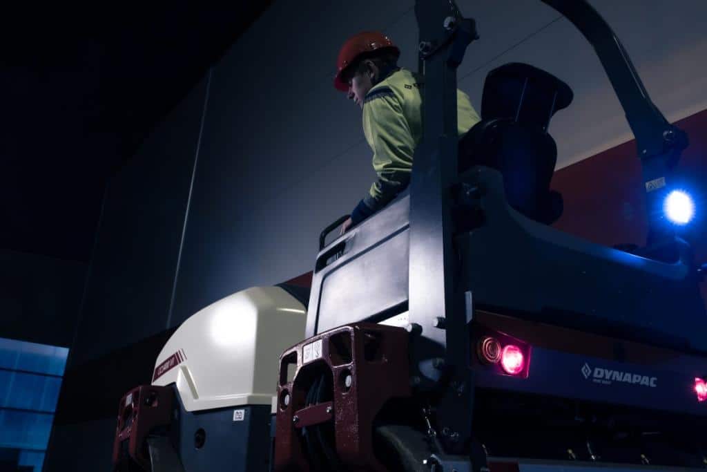 Rouleaux tandems pour les enrobés Dynapac CC1400 VI – Image 4